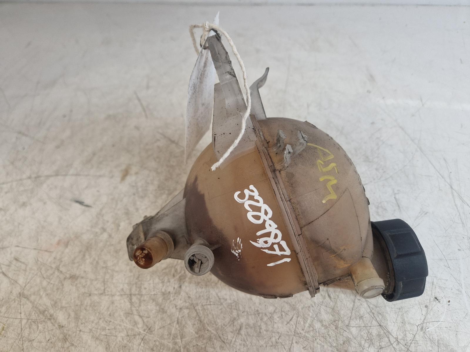 View Auto part Overflow Bottle Peugeot 207 2011