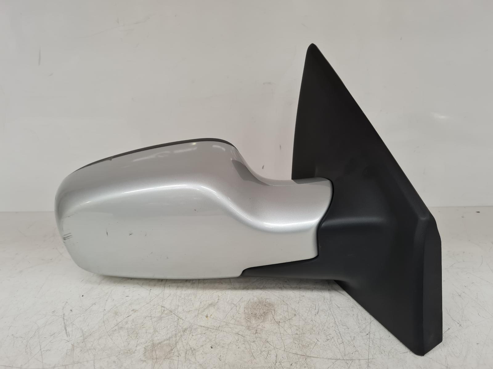 View Auto part R Door Mirror Renault Clio 2007