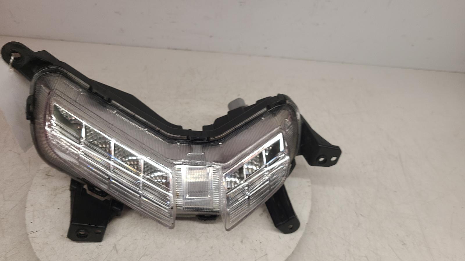 View Auto part R Sidelight/Daytime Running Light (DRL) Kia Niro 2022