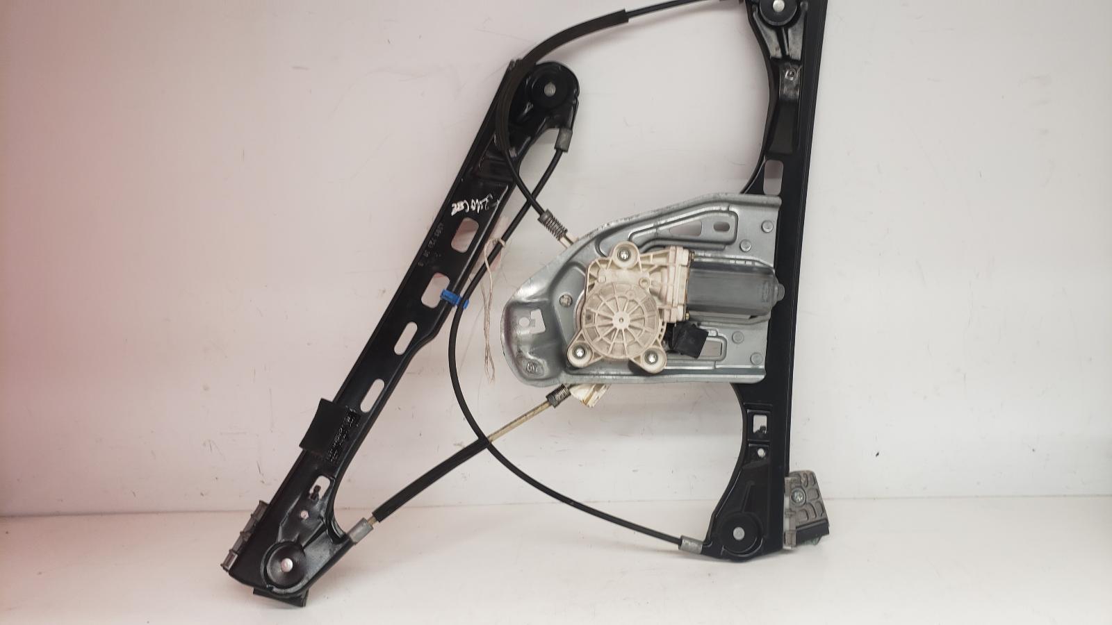 View Auto part RF Window Regulator Mercedes C Class 2004