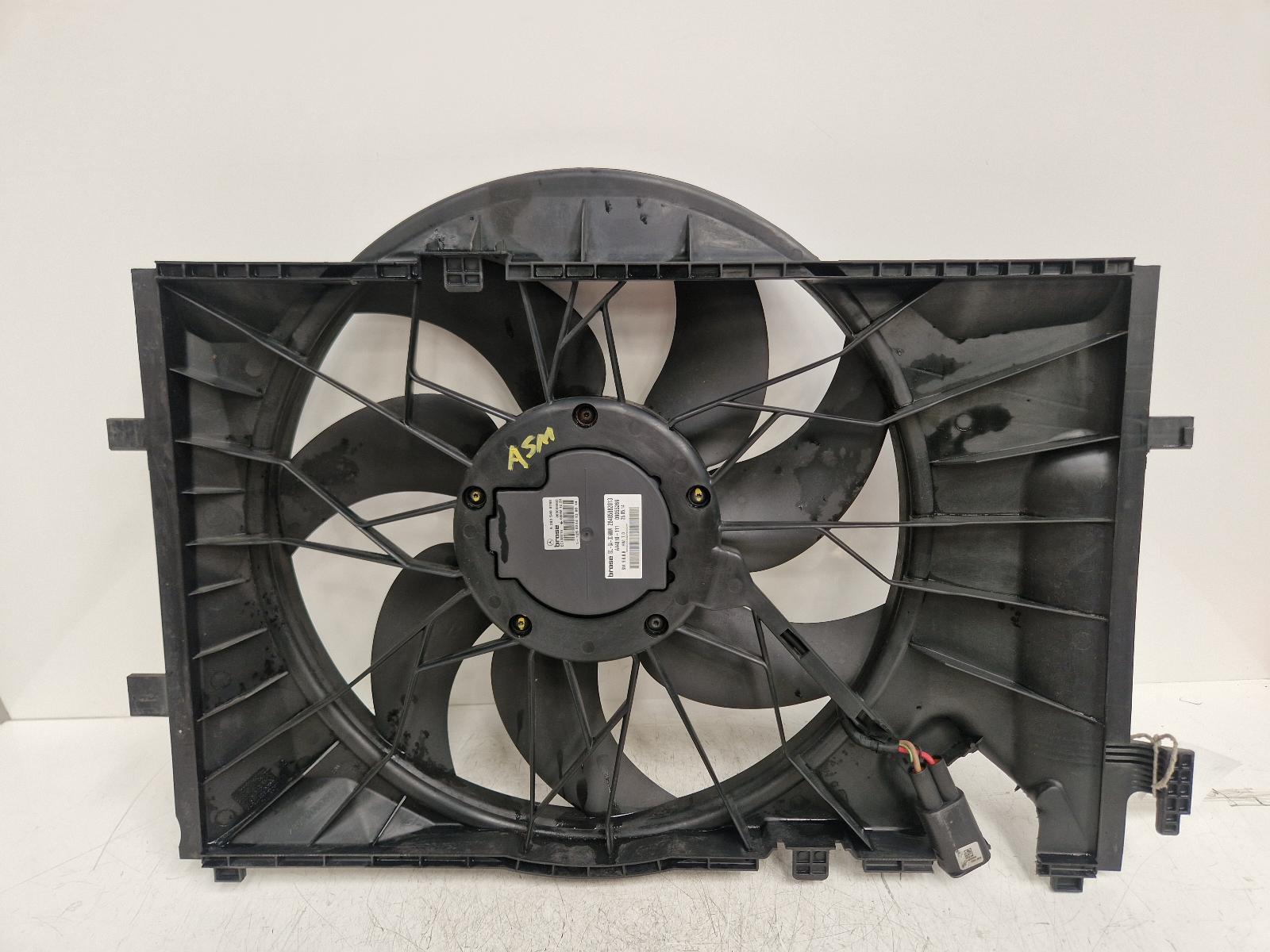 View Auto part Engine Cooling Motor Mercedes C Class 2004