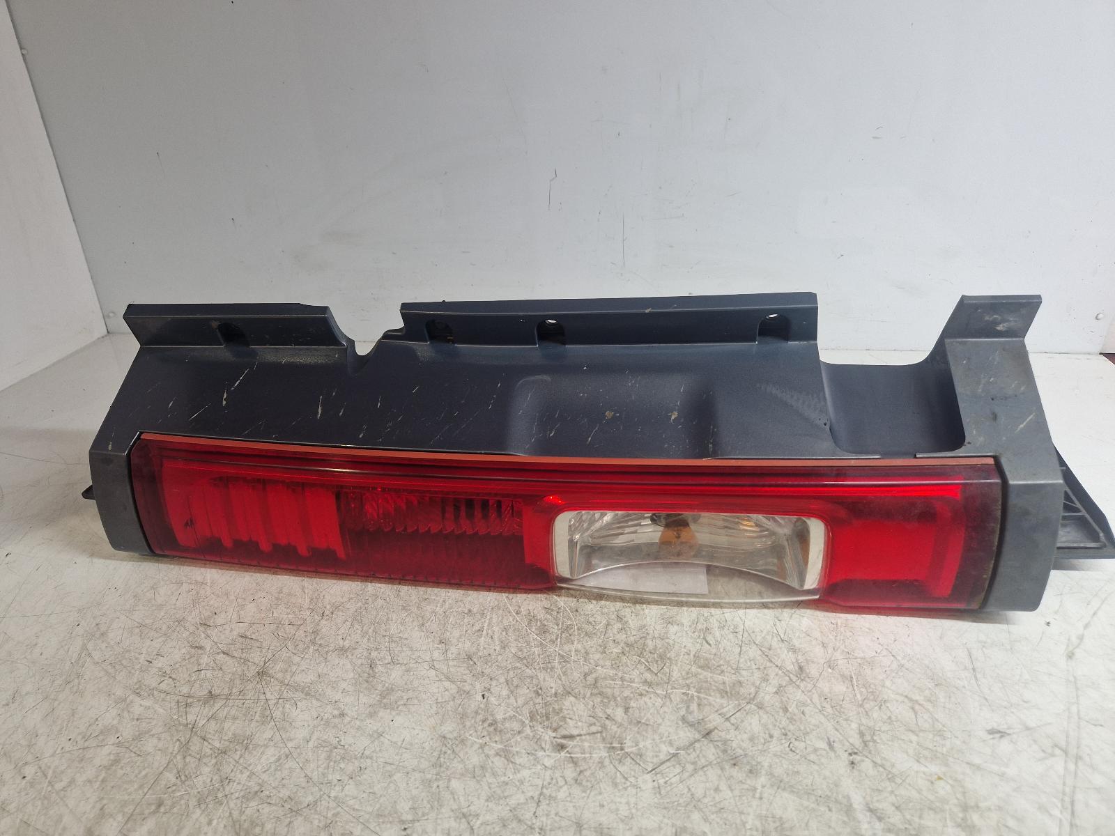 View Auto part L Taillight Vauxhall Vivaro 2014