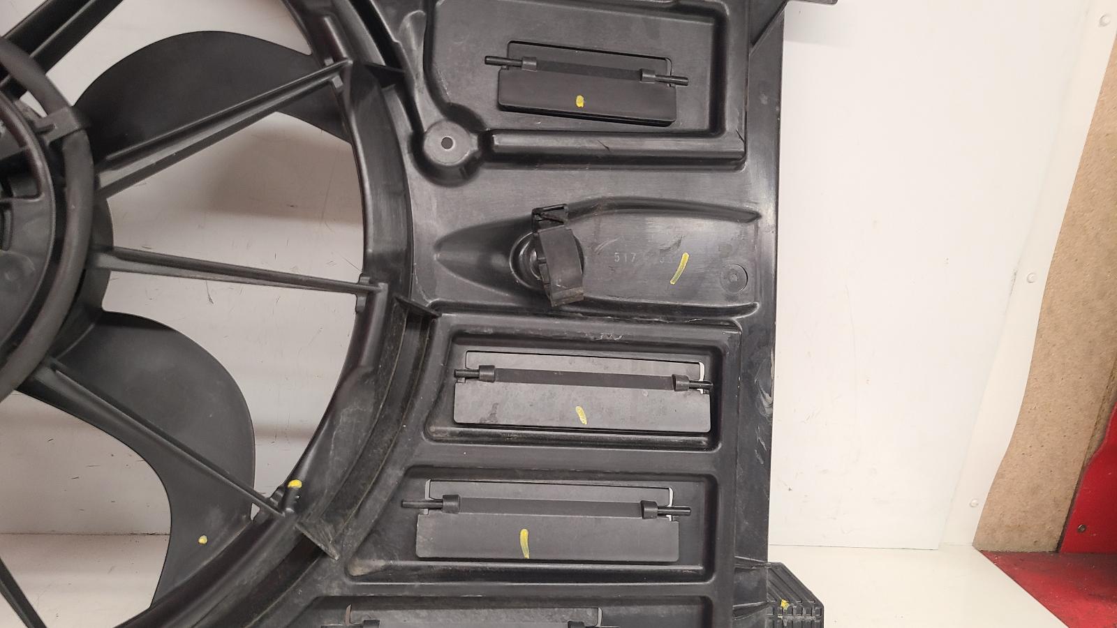 View Auto part Engine Cooling Motor Volvo V40 2015