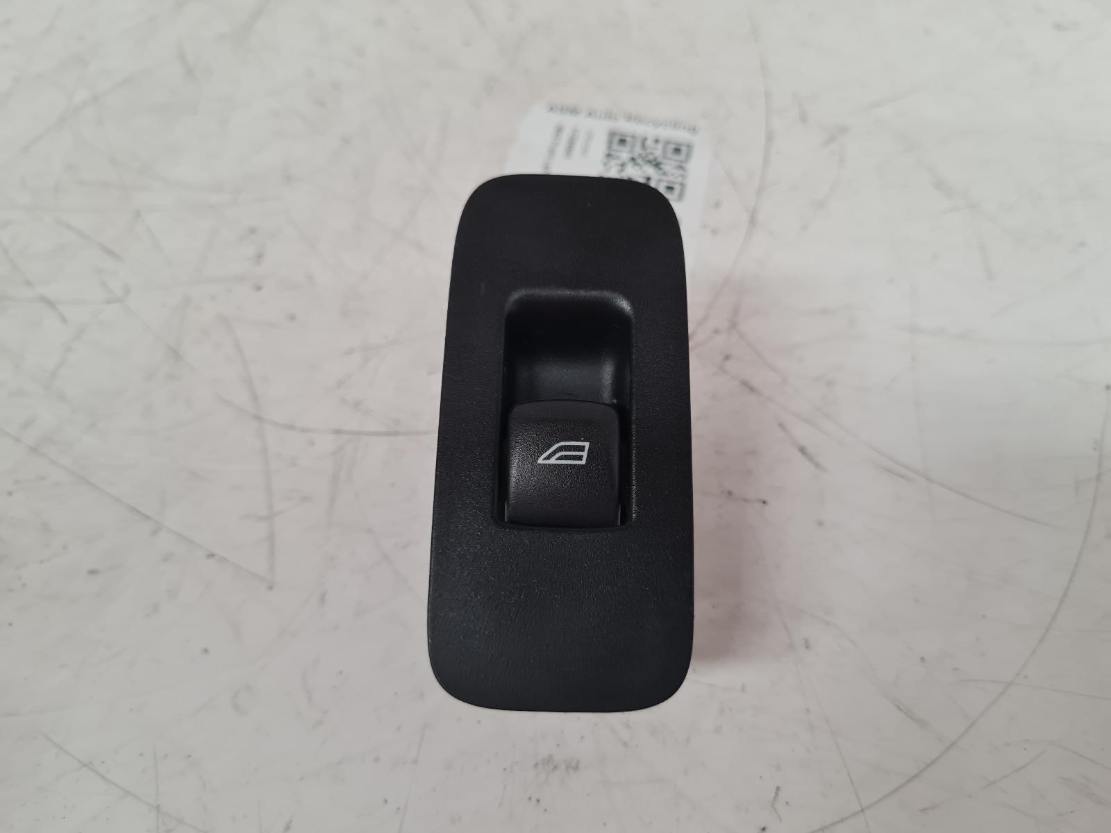 View Auto part Elect. Window Switch Volvo V40 2015