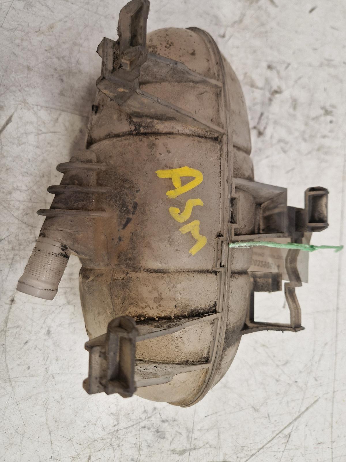 View Auto part Overflow Bottle Vauxhall Vivaro 2018