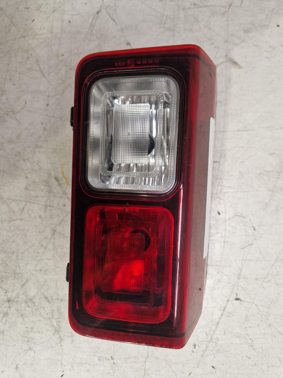 View Auto part R Taillight Vauxhall Vivaro 2018