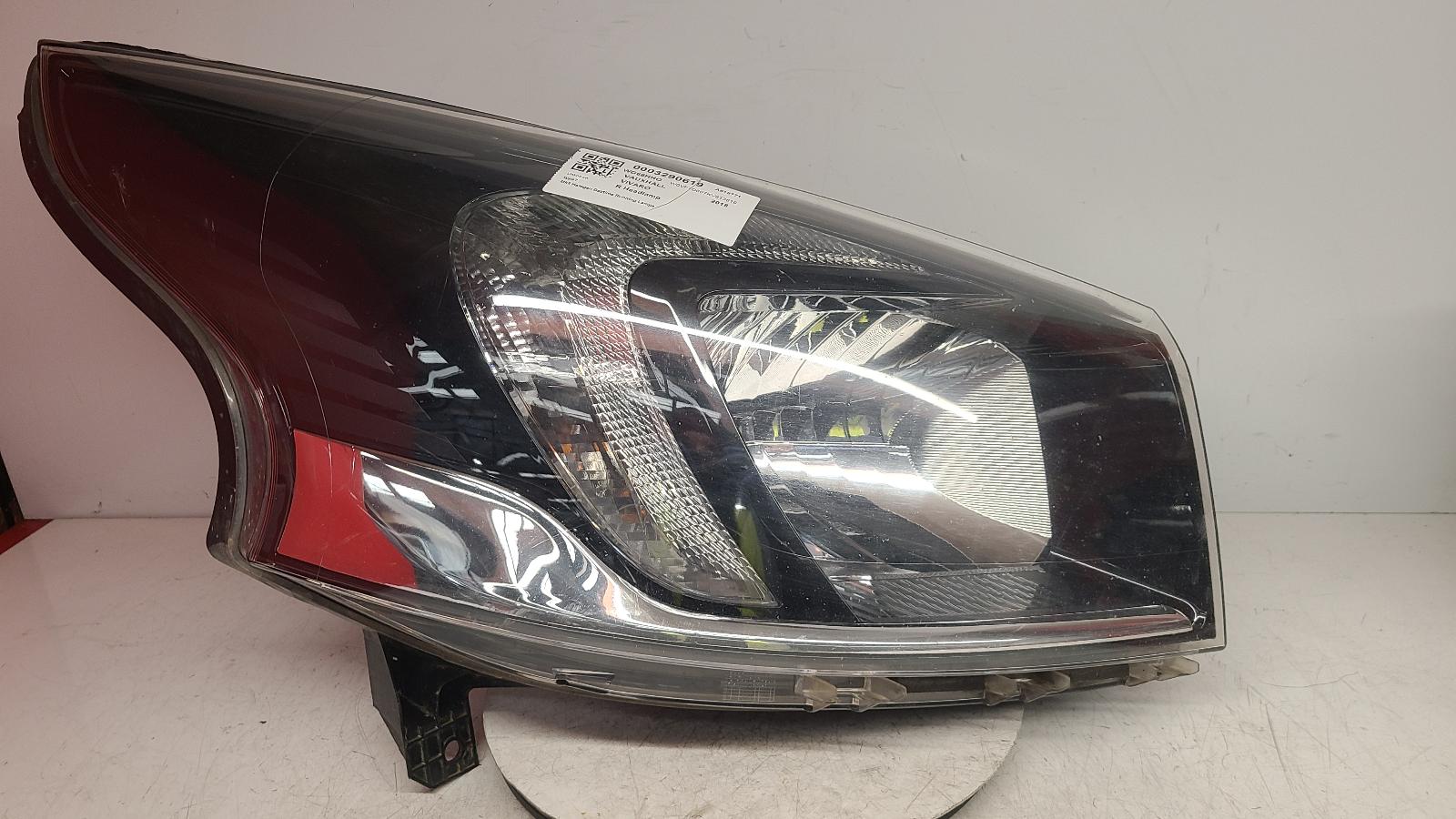 View Auto part R Headlamp Vauxhall Vivaro 2018
