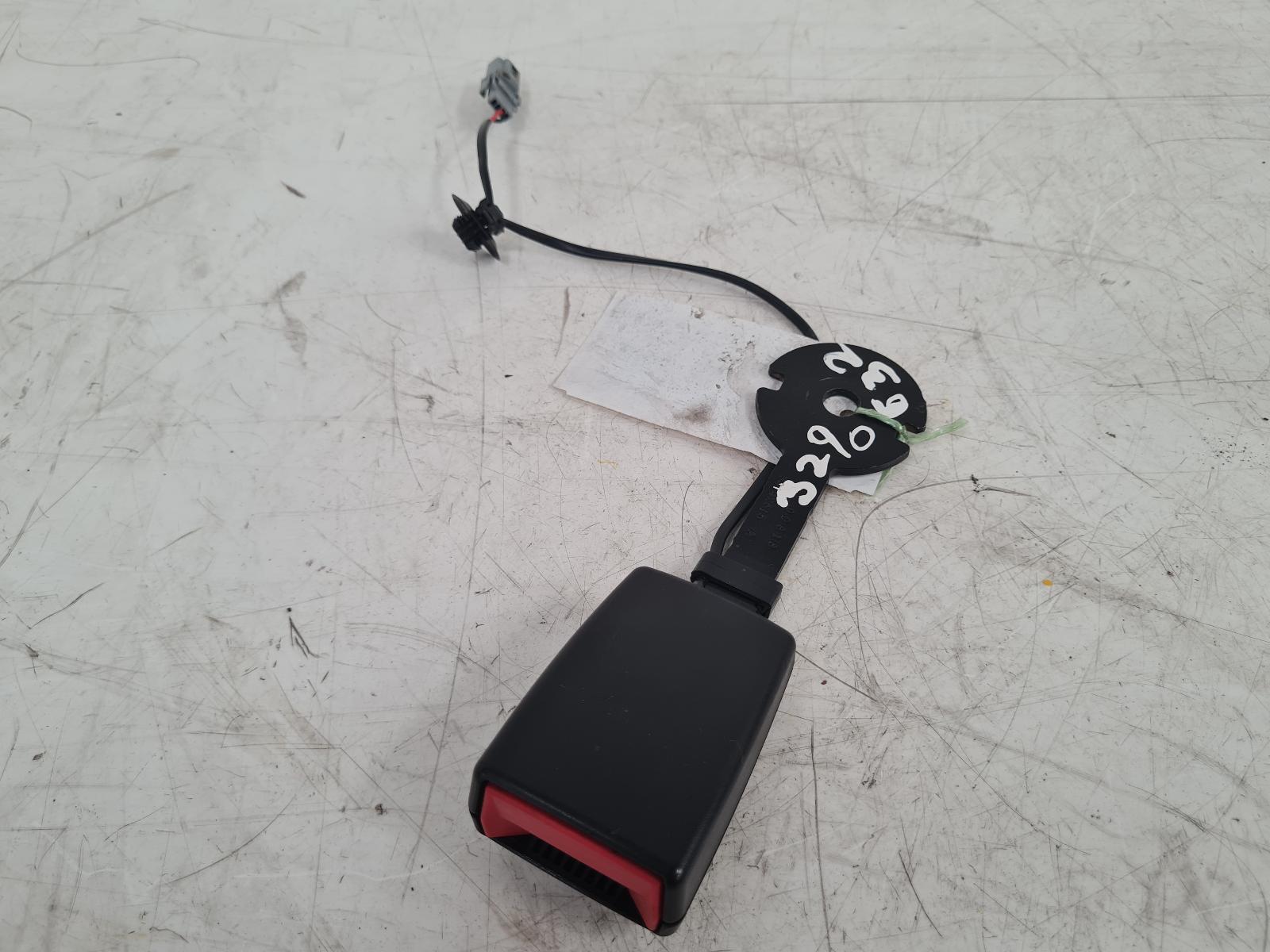 View Auto part Seat Belt Vauxhall Vivaro 2018