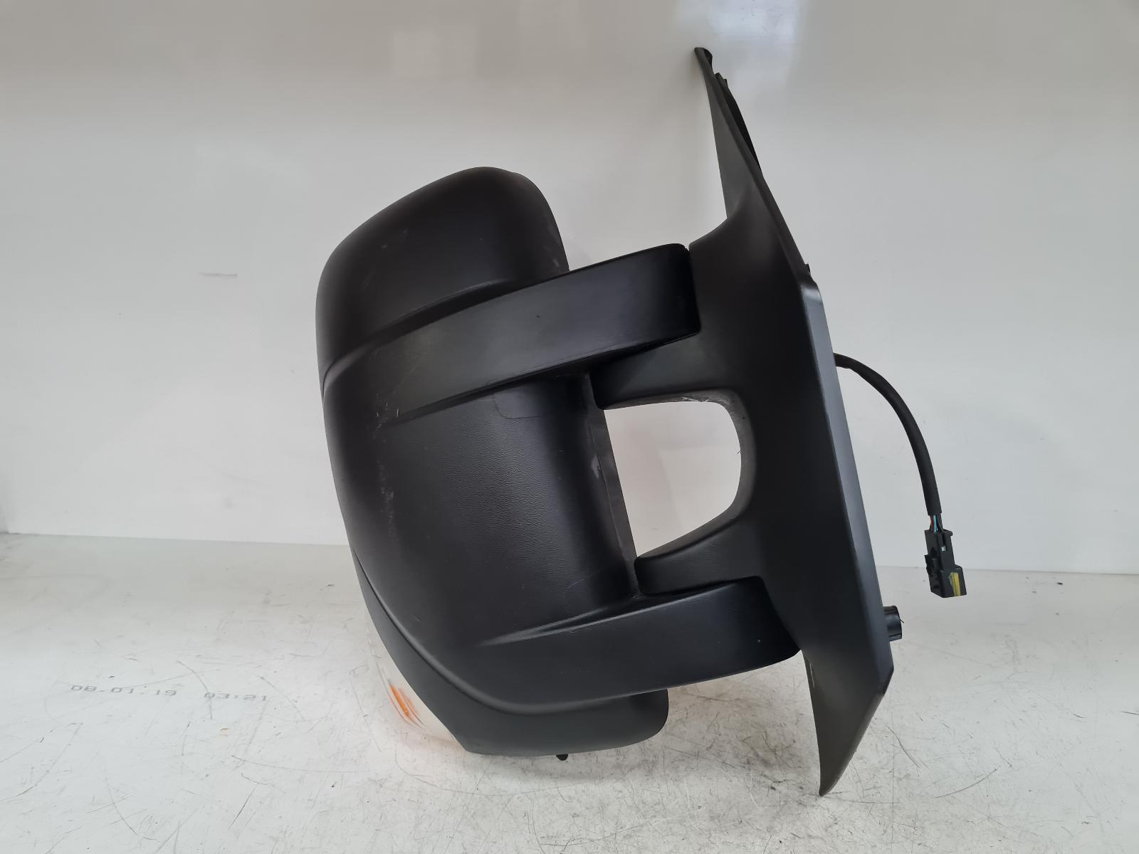 View Auto part R Door Mirror Nissan Nv400 2014