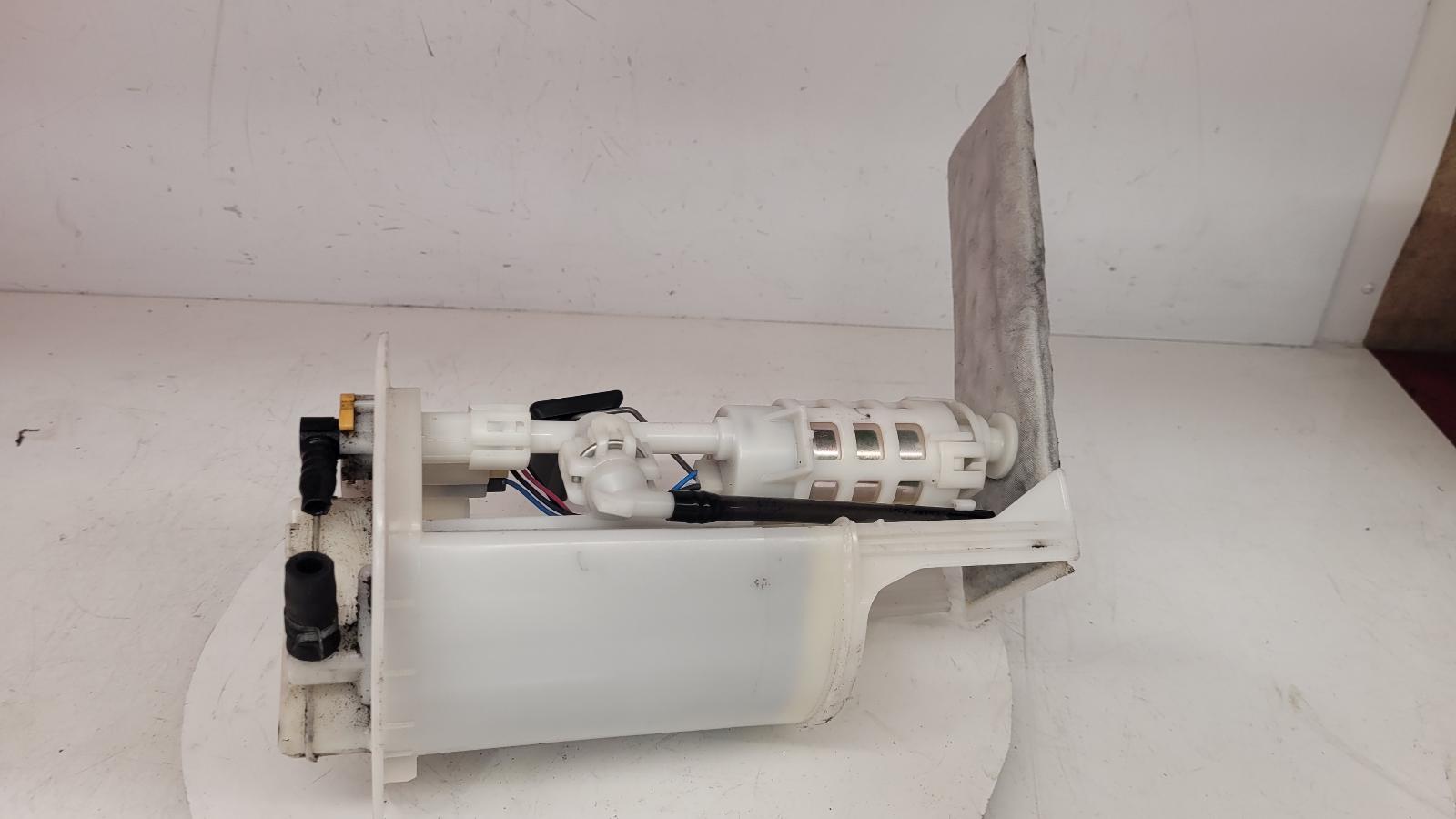 View Auto part Fuel Pump Toyota Yaris 2012