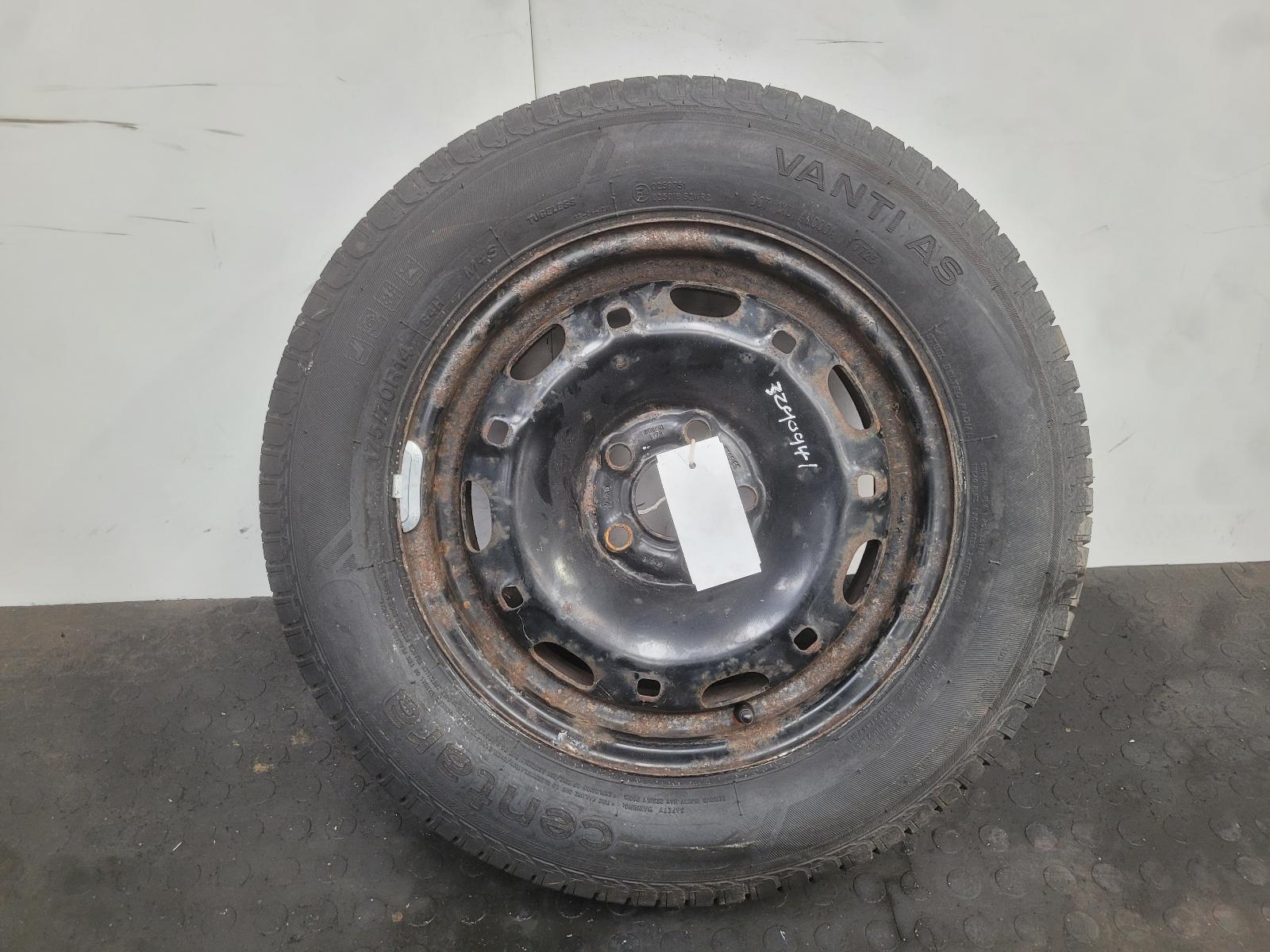 View Auto part Wheel Volkswagen Polo 2012
