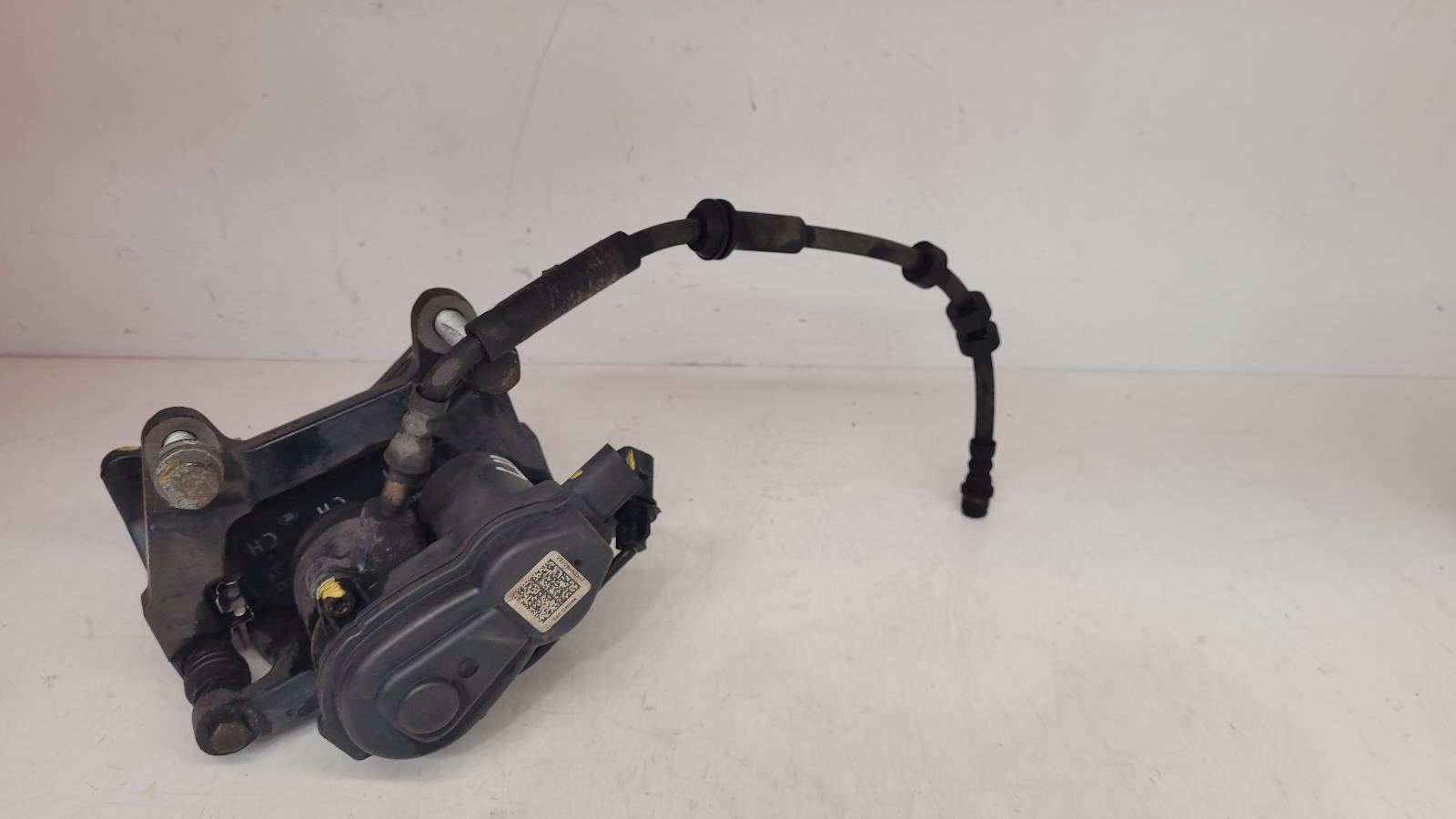 View Auto part Caliper Audi A6 2015