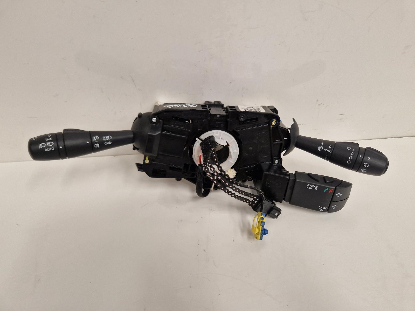 View Auto part Combination Switch Renault Clio 2017