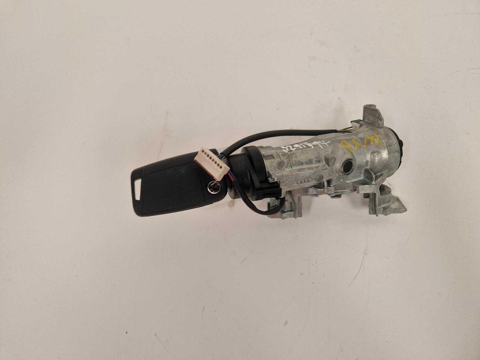 View Auto part Ignition W/Key Volkswagen Golf 2017