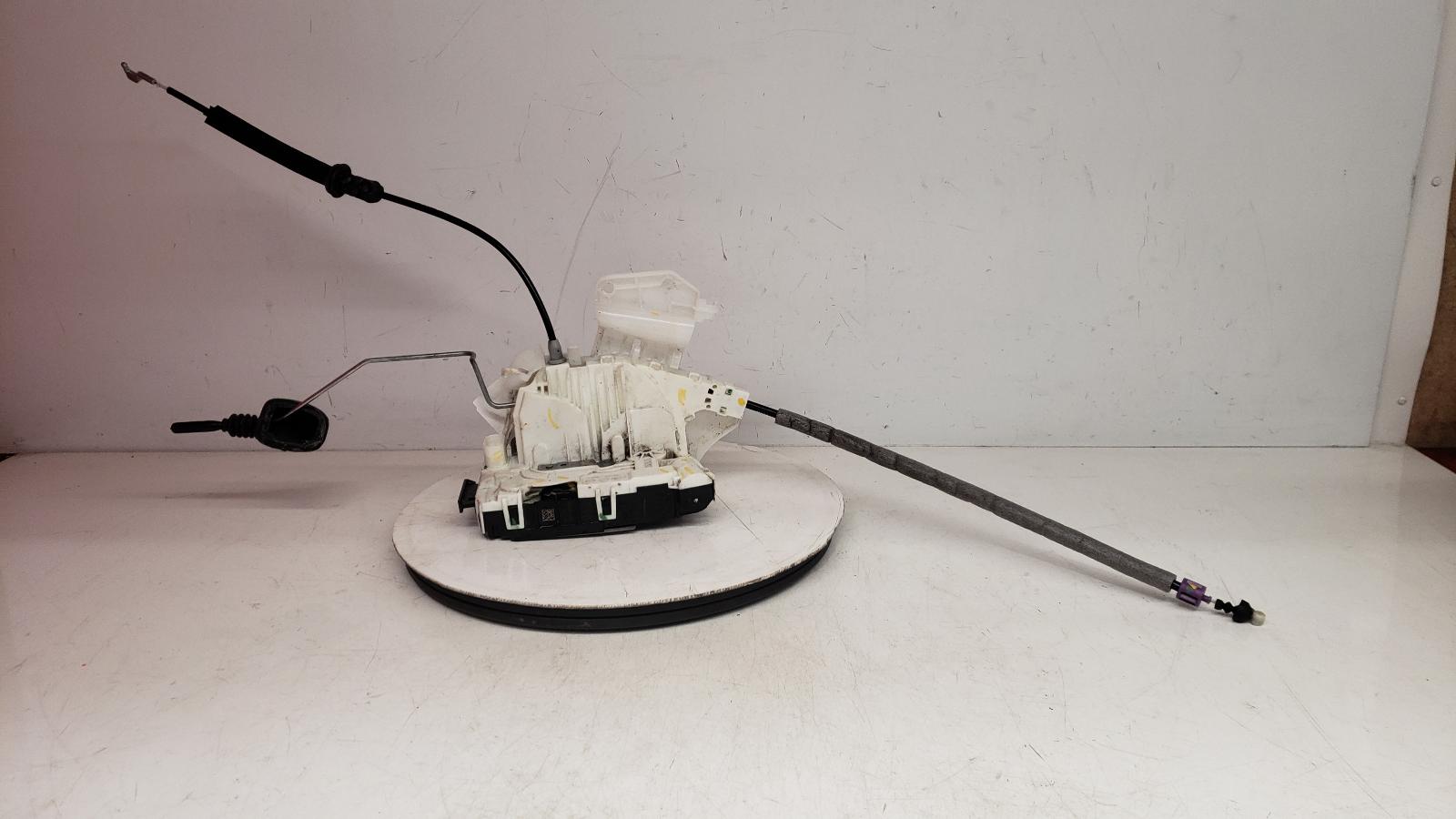 View Auto part Door Lock Assembly Mercedes Cls Class 2013