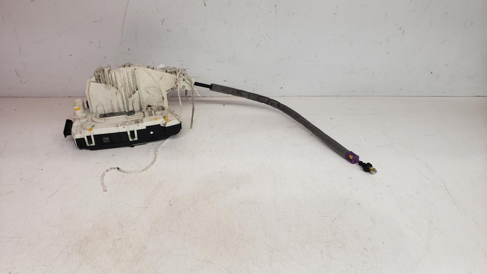 View Auto part Door Lock Assembly Mercedes Cls Class 2013