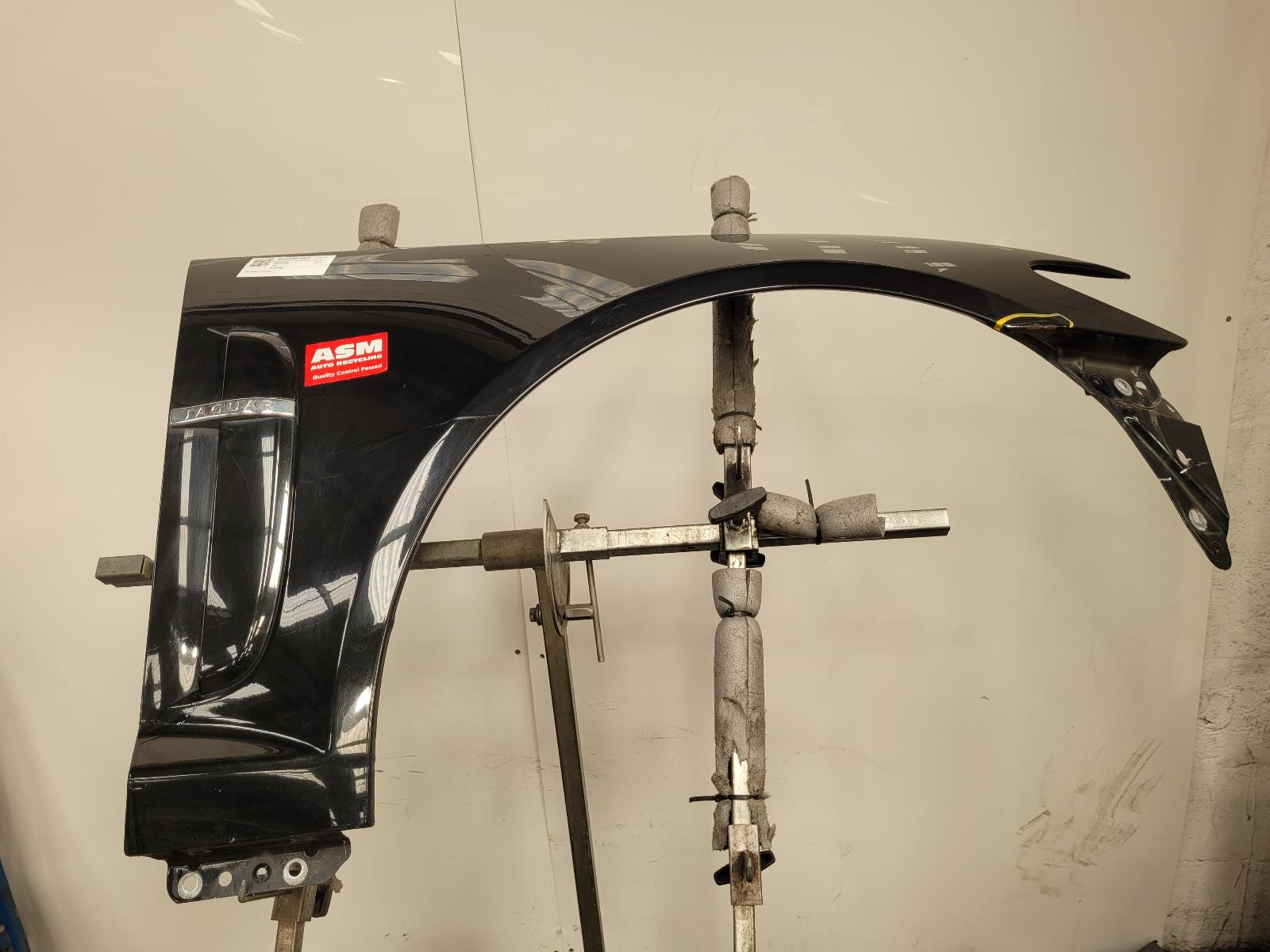 View Auto part R Wing Jaguar Xf 2010