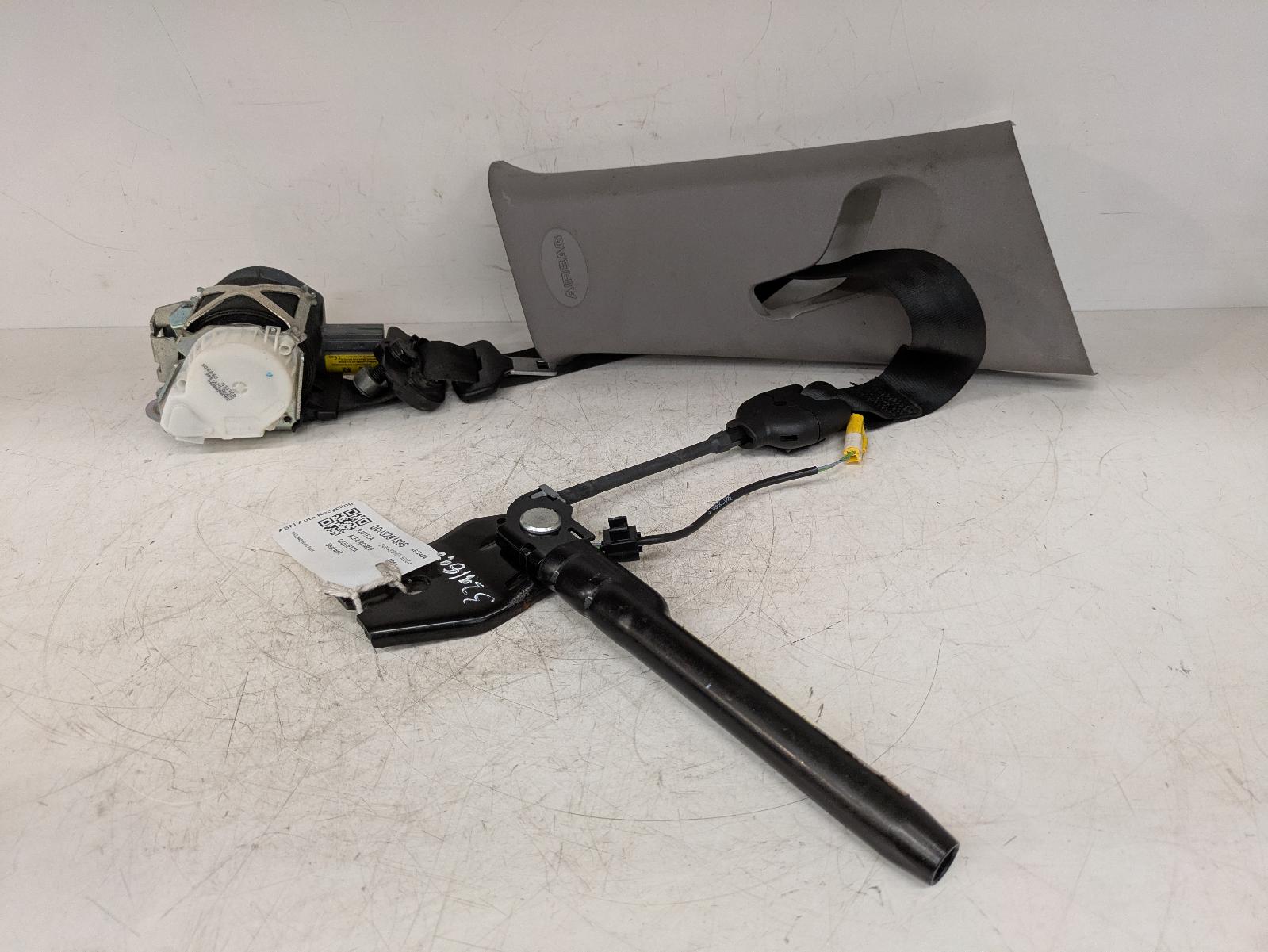 View Auto part Seat Belt Alfa Romeo Giulietta 2011