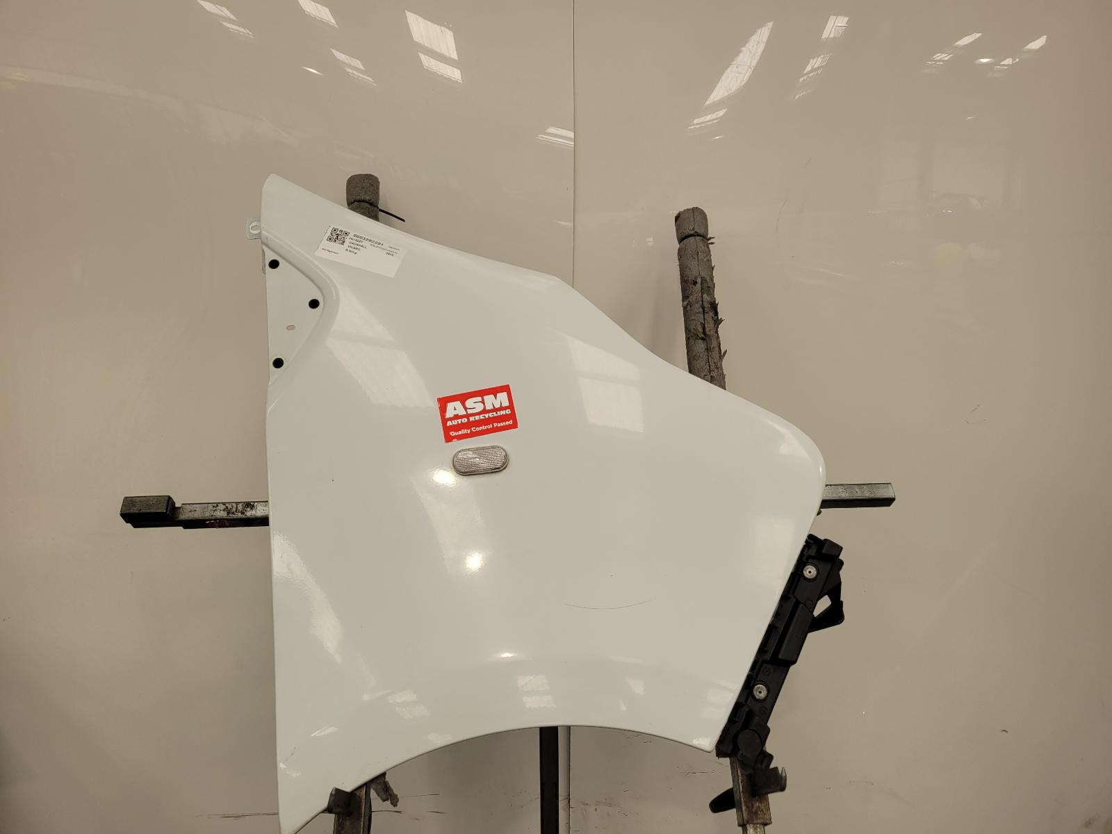 View Auto part R Wing Vauxhall Vivaro 2015