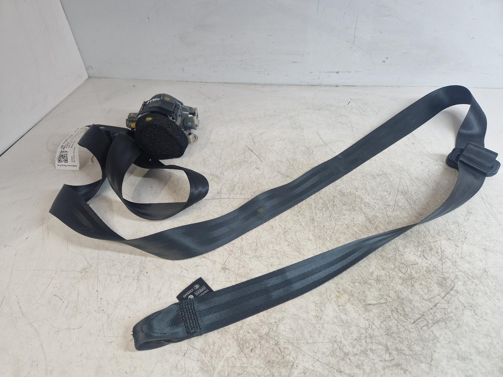 View Auto part Seat Belt Ford Fiesta 2014