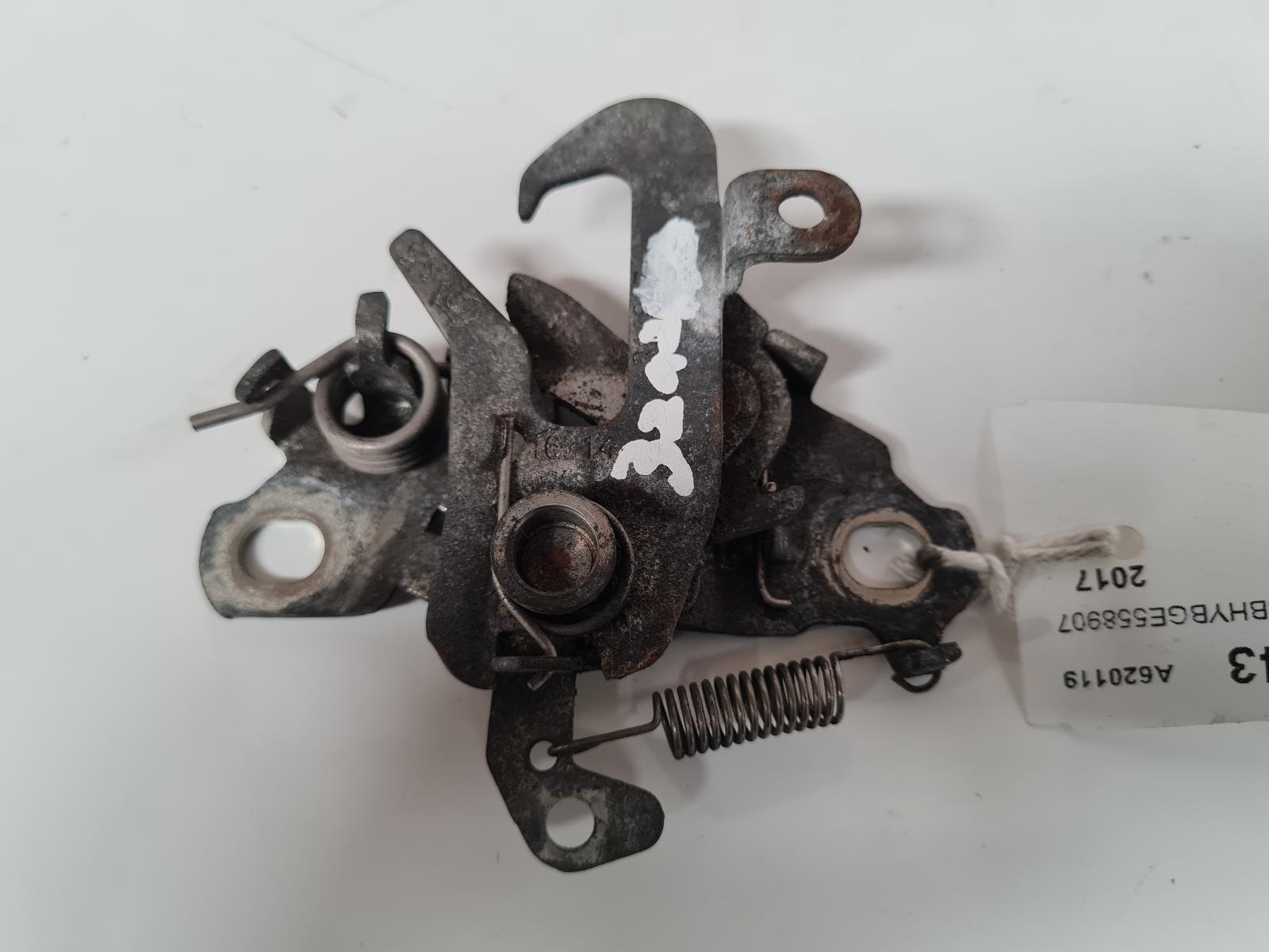 View Auto part Bonnet Latch Citroen C4 Cactus 2017