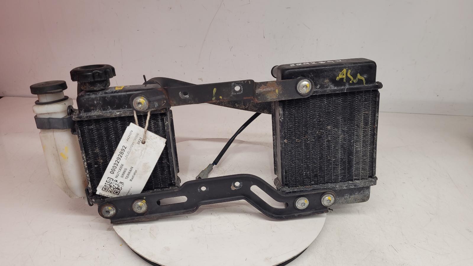 View Auto part Radiator Sinnis Terrain 2021