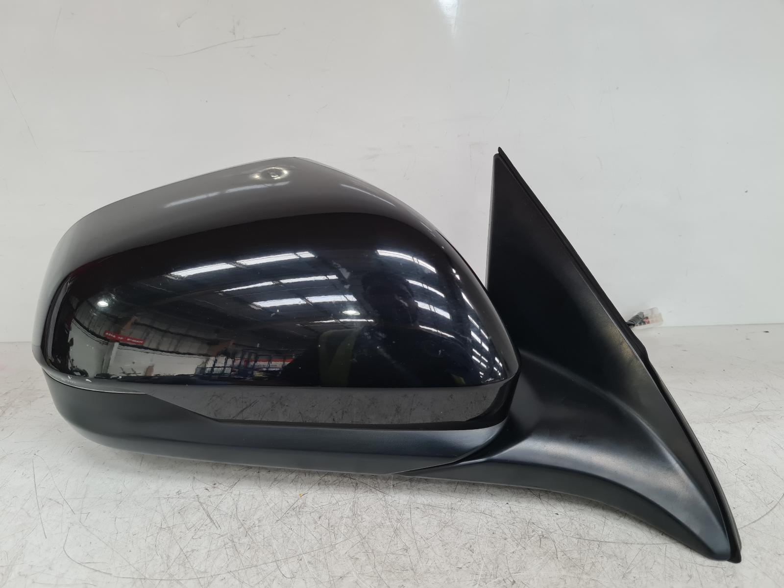 View Auto part R Door Mirror Honda Hrv 2018