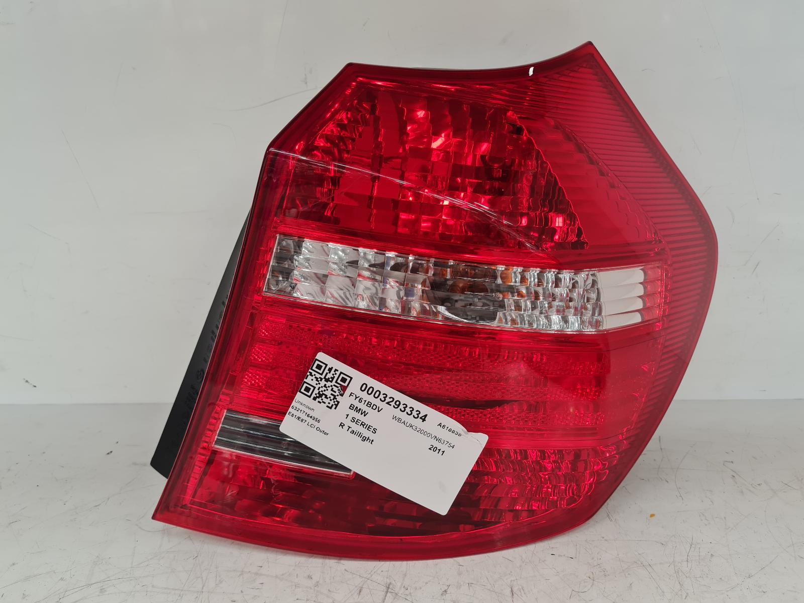 View Auto part R Taillight Bmw 1 Series 2011