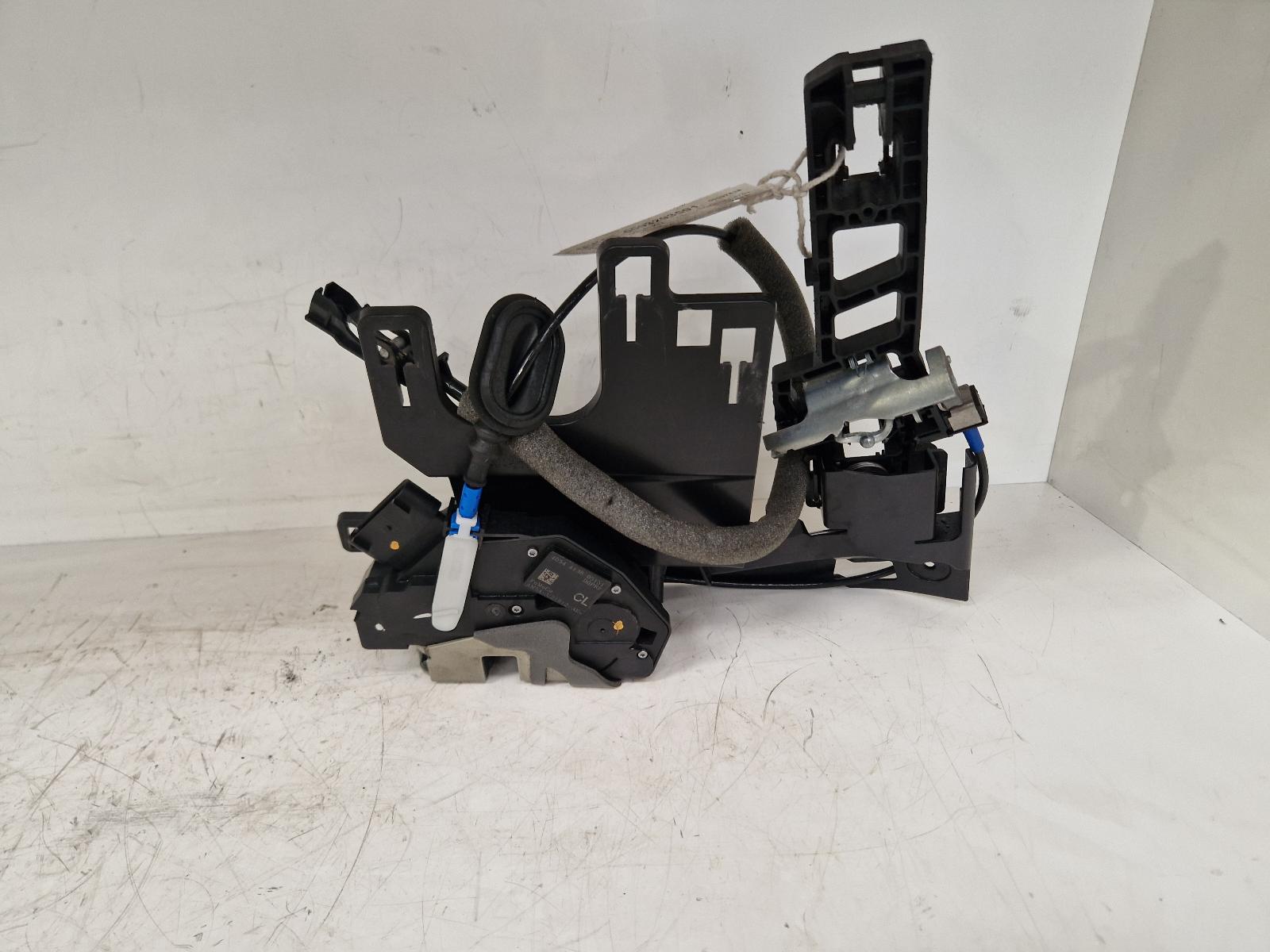 View Auto part Door Lock Assembly Ford Fiesta 2015