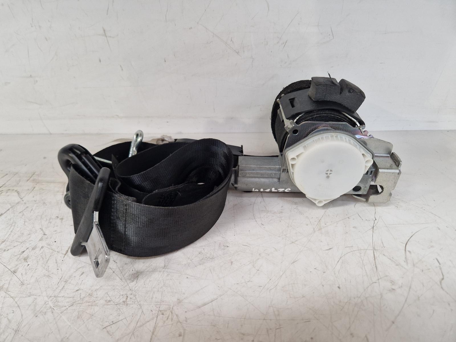 View Auto part Seat Belt Ford Fiesta 2015