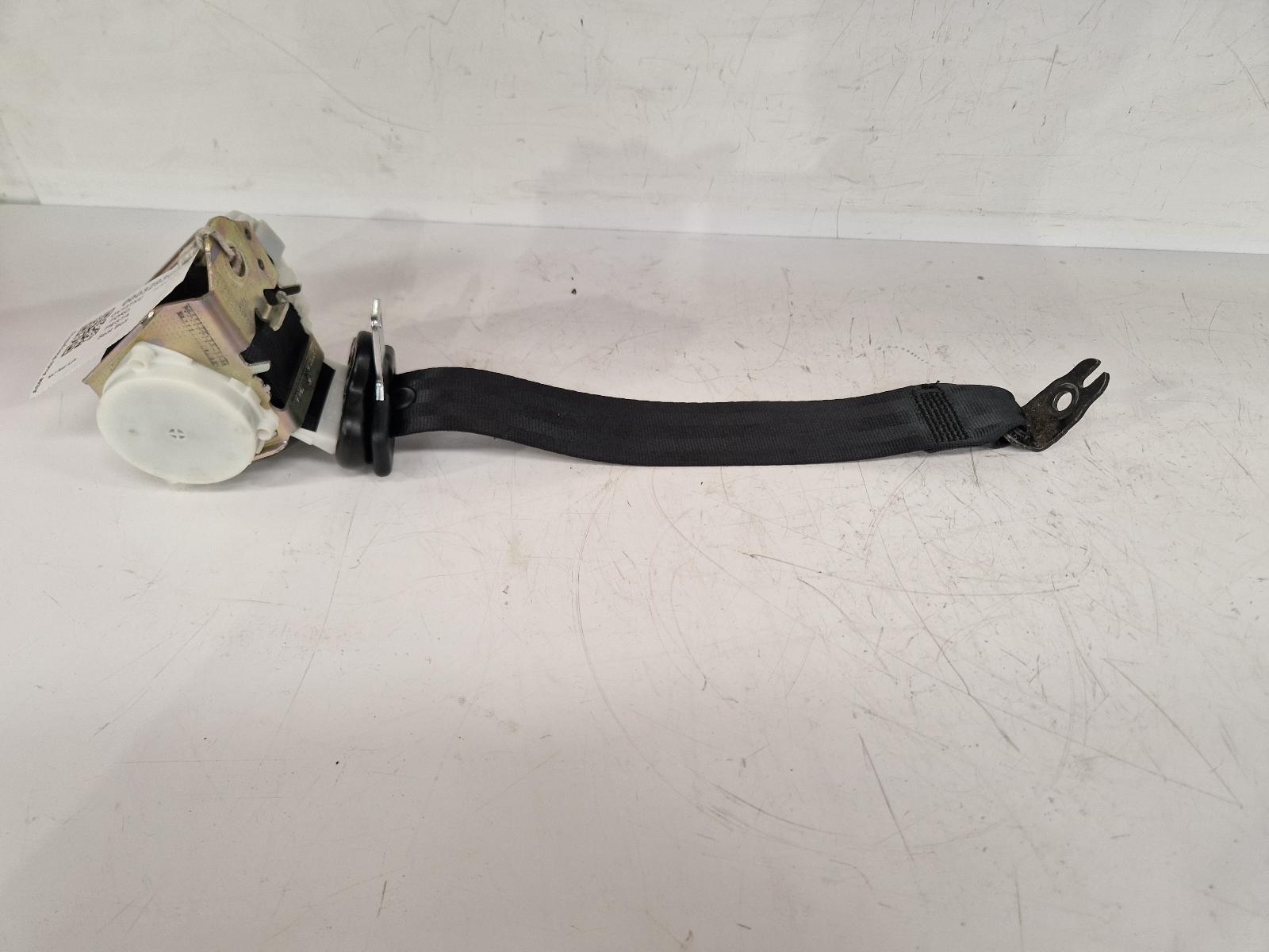 View Auto part Seat Belt Ford Fiesta 2015