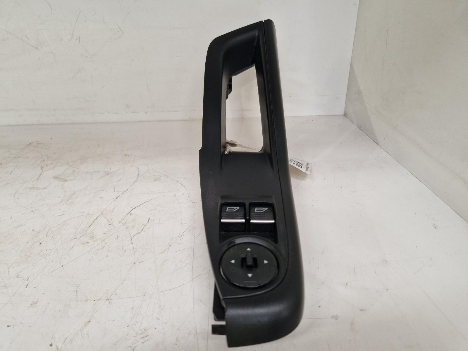 View Auto part Elect. Window Switch Ford Fiesta 2015
