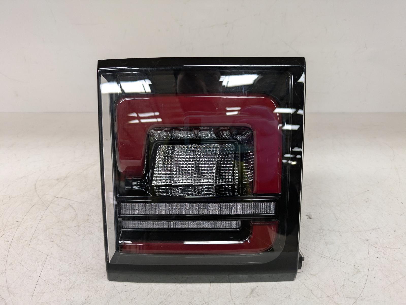 View Auto part R Taillight Land Rover Discovery Sport 2024