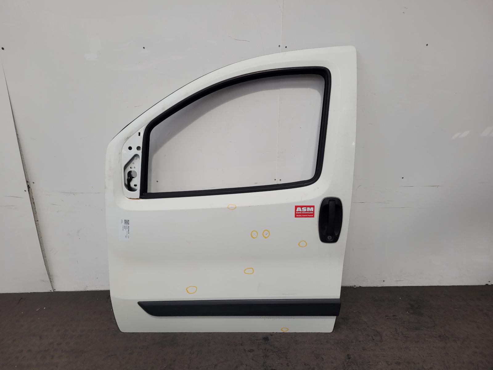 View Auto part L Front Door Peugeot Bipper 2012