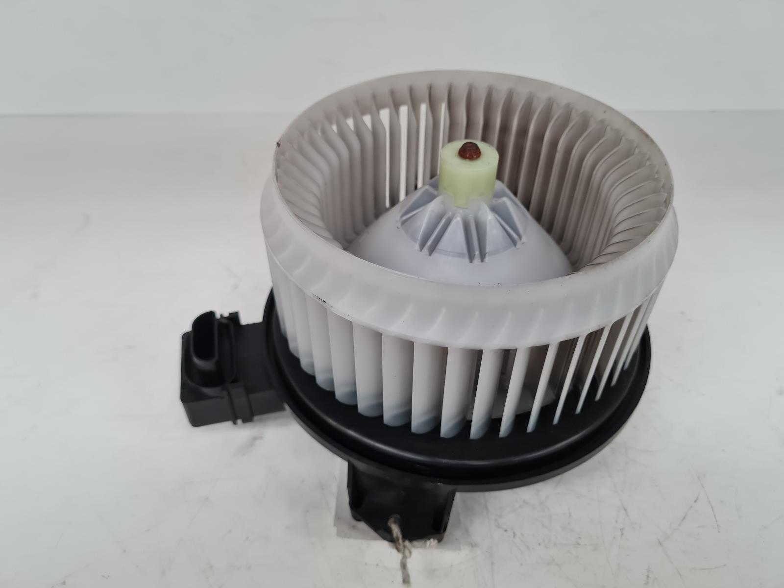 View Auto part Heater Motor/Assembly Honda Insight 2012