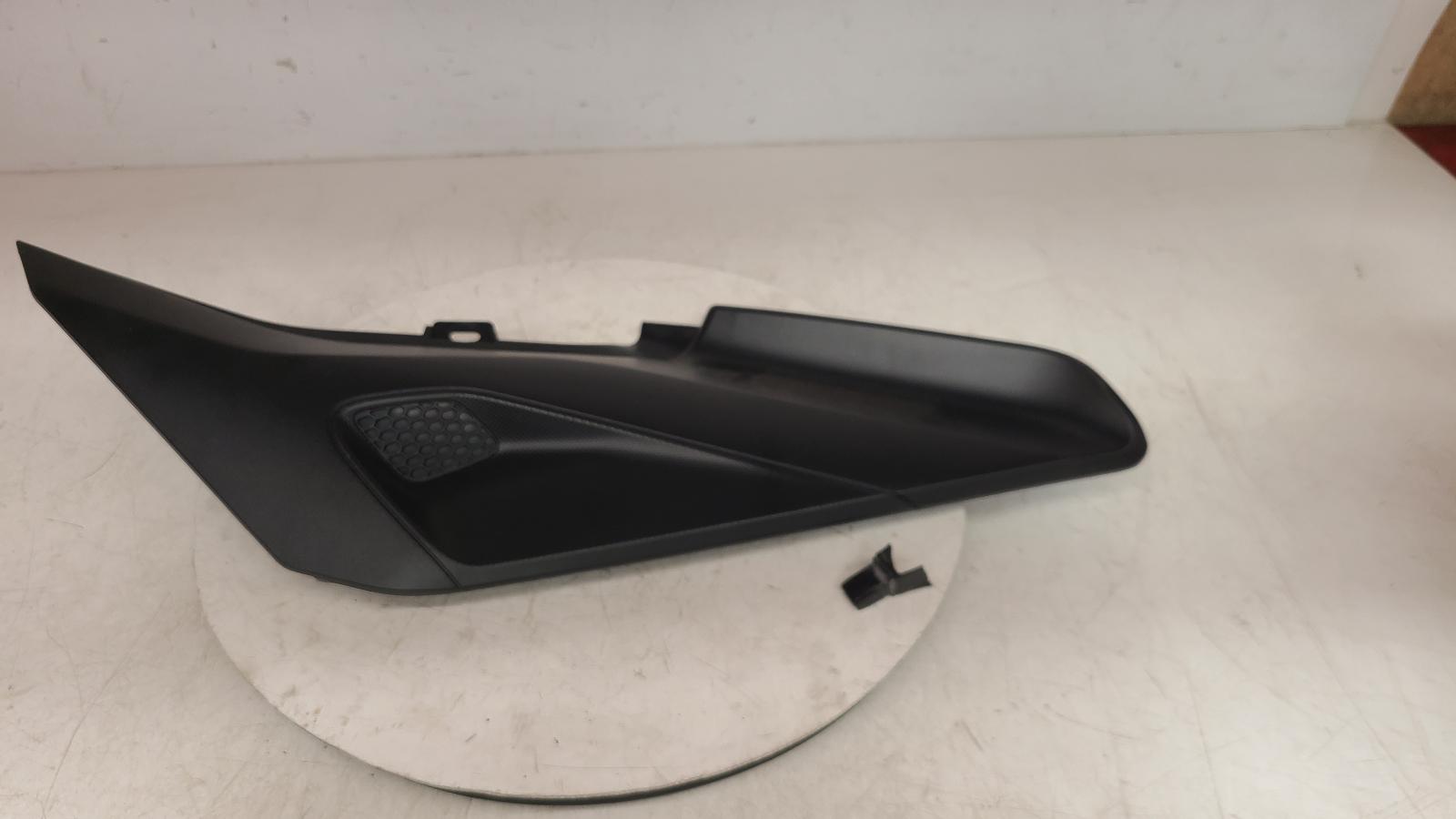 View Auto part Side Panel Right Triumph Trident 660 2025