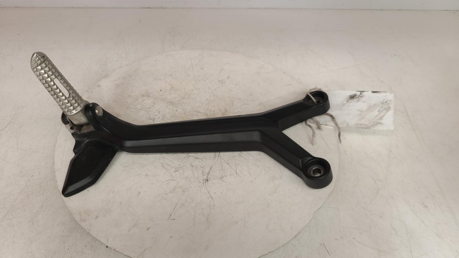 View Auto part Left Footrest Triumph Trident 660 2025