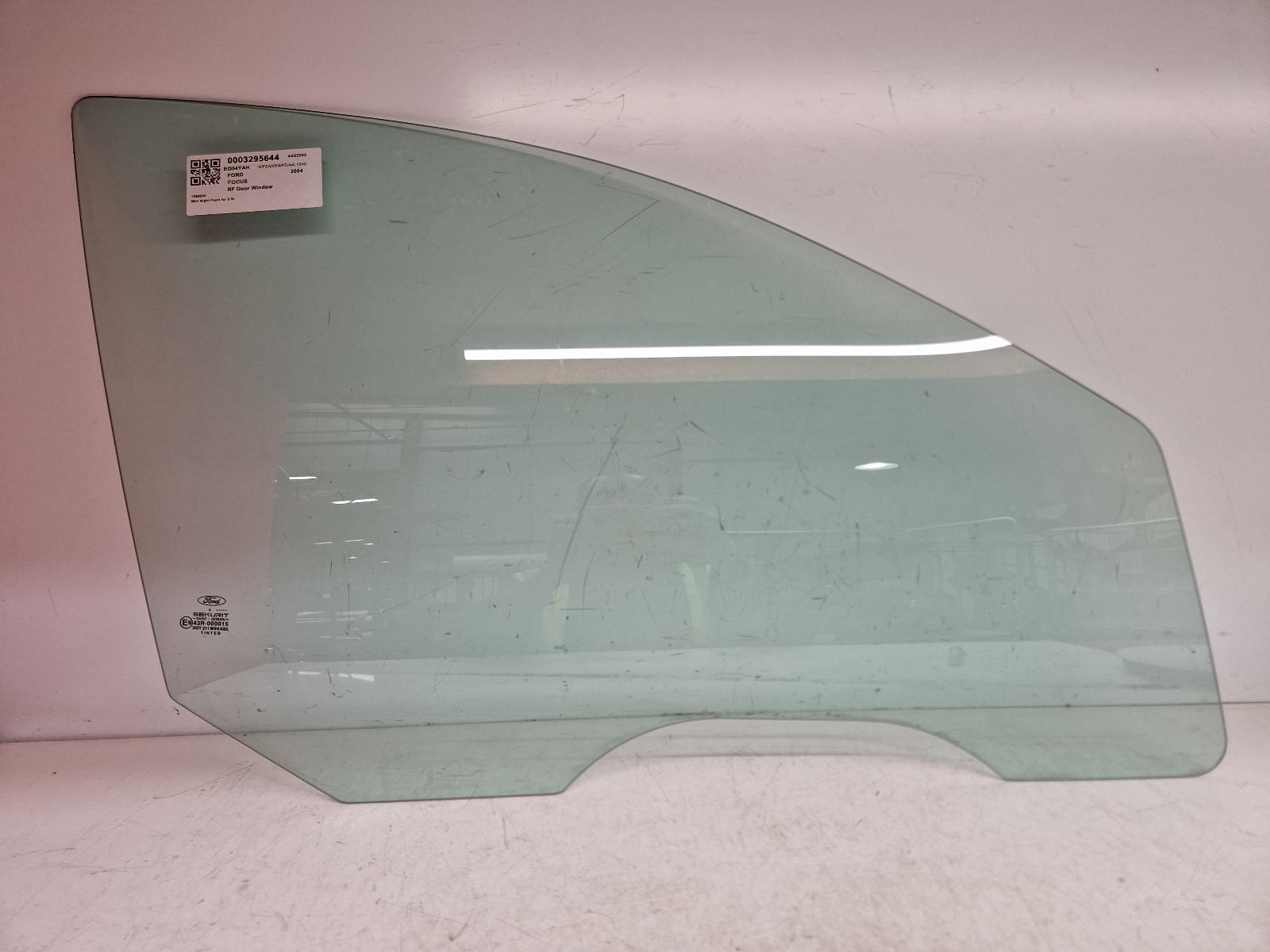 View Auto part RF Door Window Ford Focus 2004