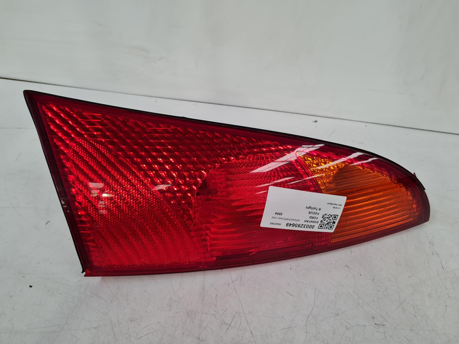 View Auto part R Taillight Ford Focus 2004