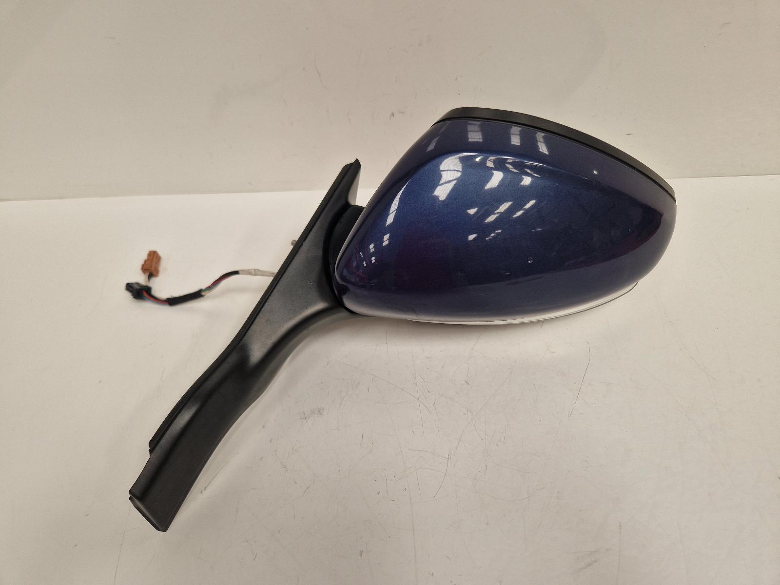 View Auto part L Door Mirror Peugeot 208 2013