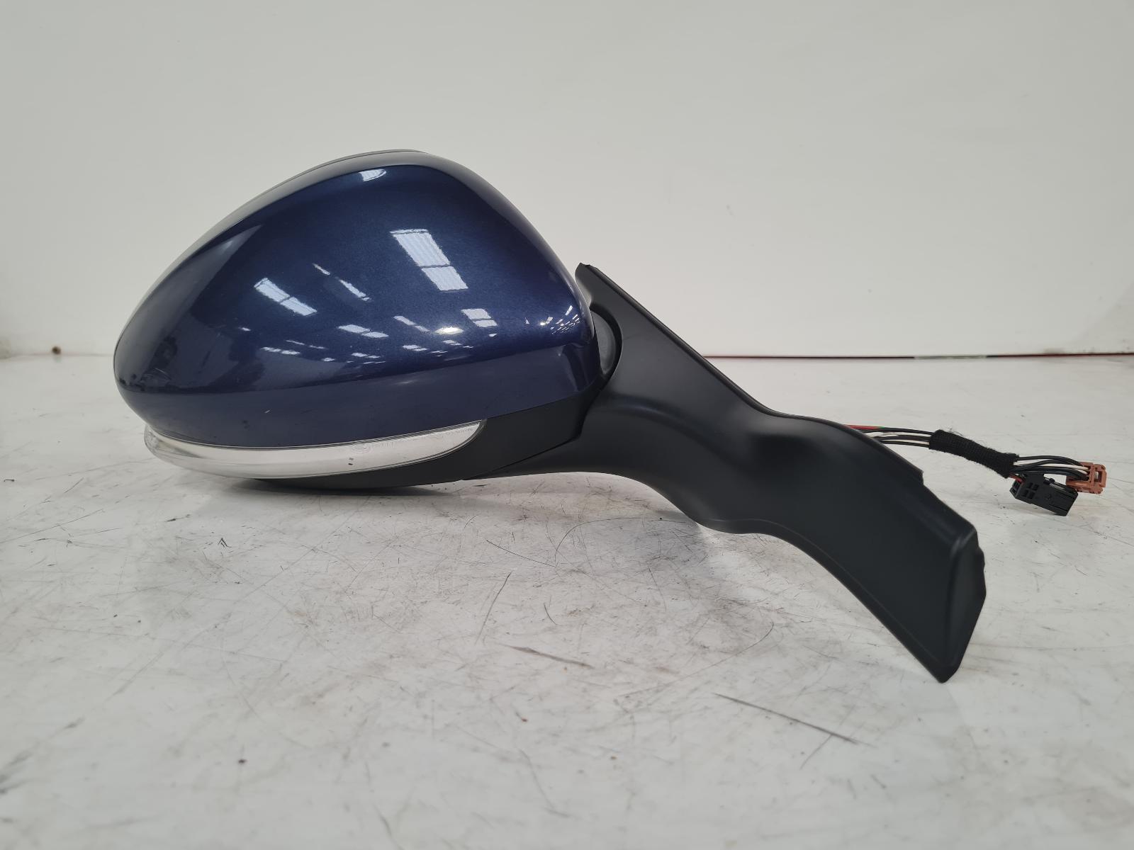 View Auto part R Door Mirror Peugeot 208 2013