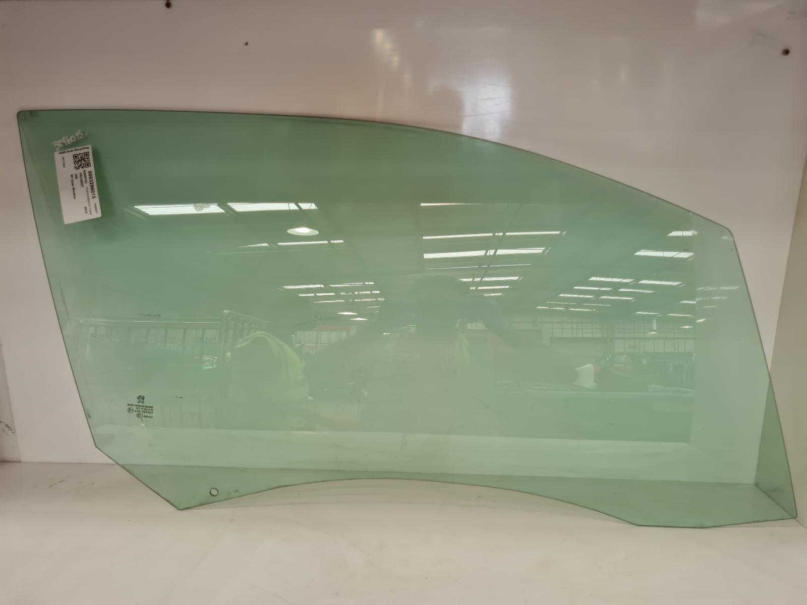 View Auto part RF Door Window Peugeot 208 2012