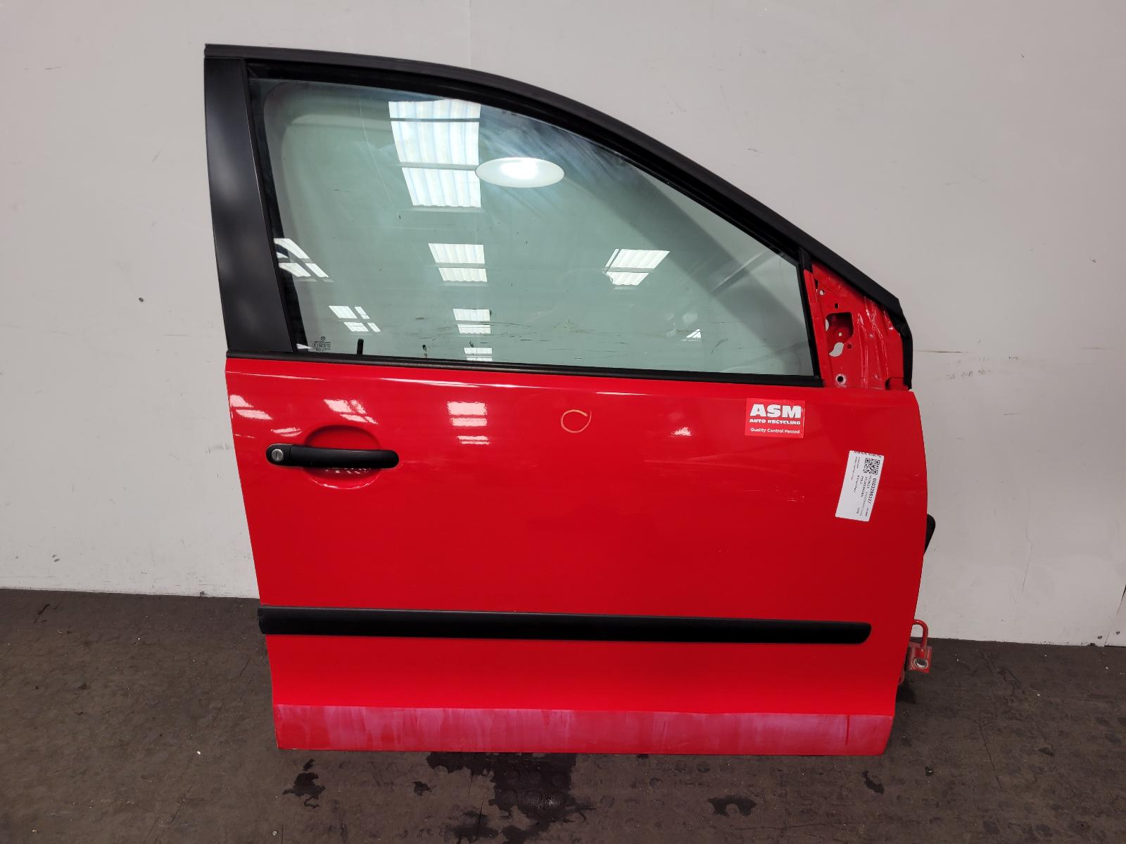 View Auto part R Front Door Volkswagen Polo 2009