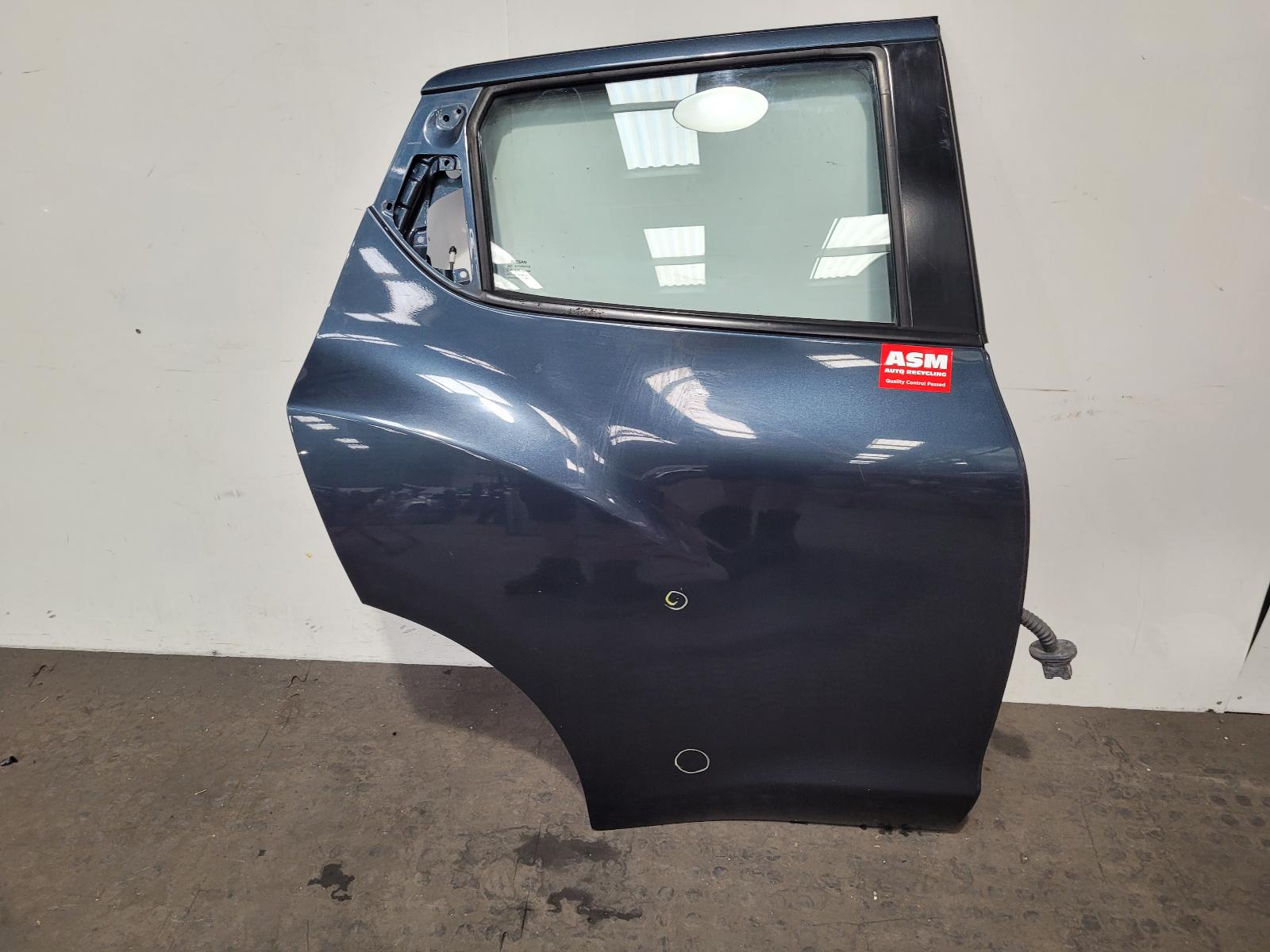 View Auto part R Rear Door Nissan Juke 2011