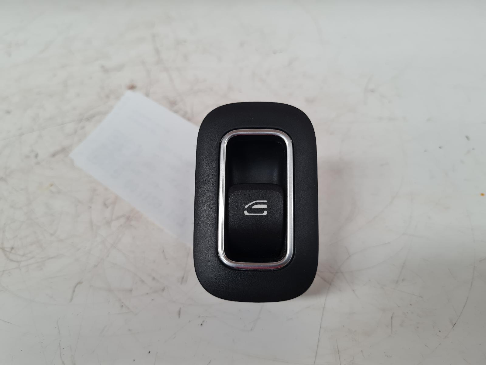 View Auto part Elect. Window Switch Mercedes A Class 2021