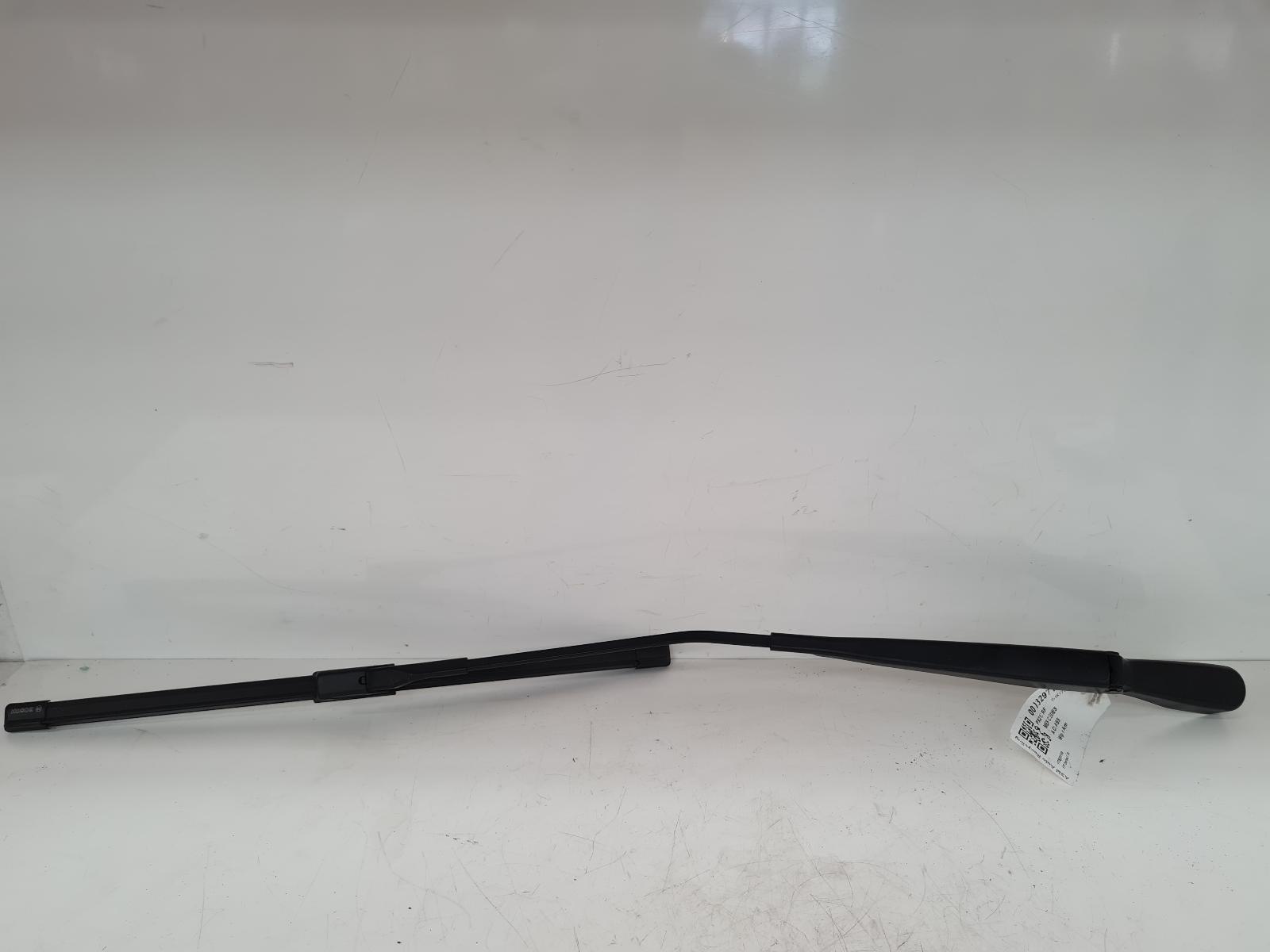 View Auto part Wiper Arm Mercedes A Class 2021