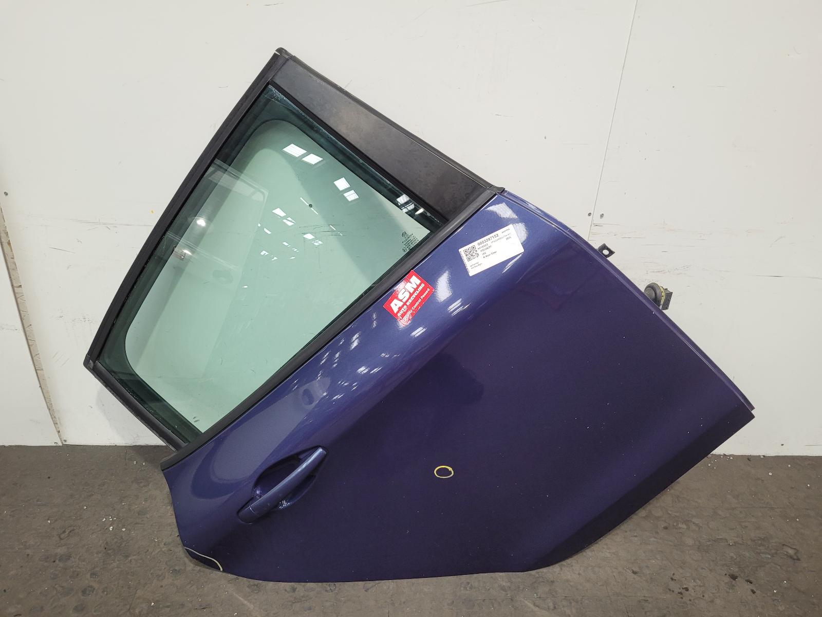 View Auto part R Rear Door Peugeot 208 2016