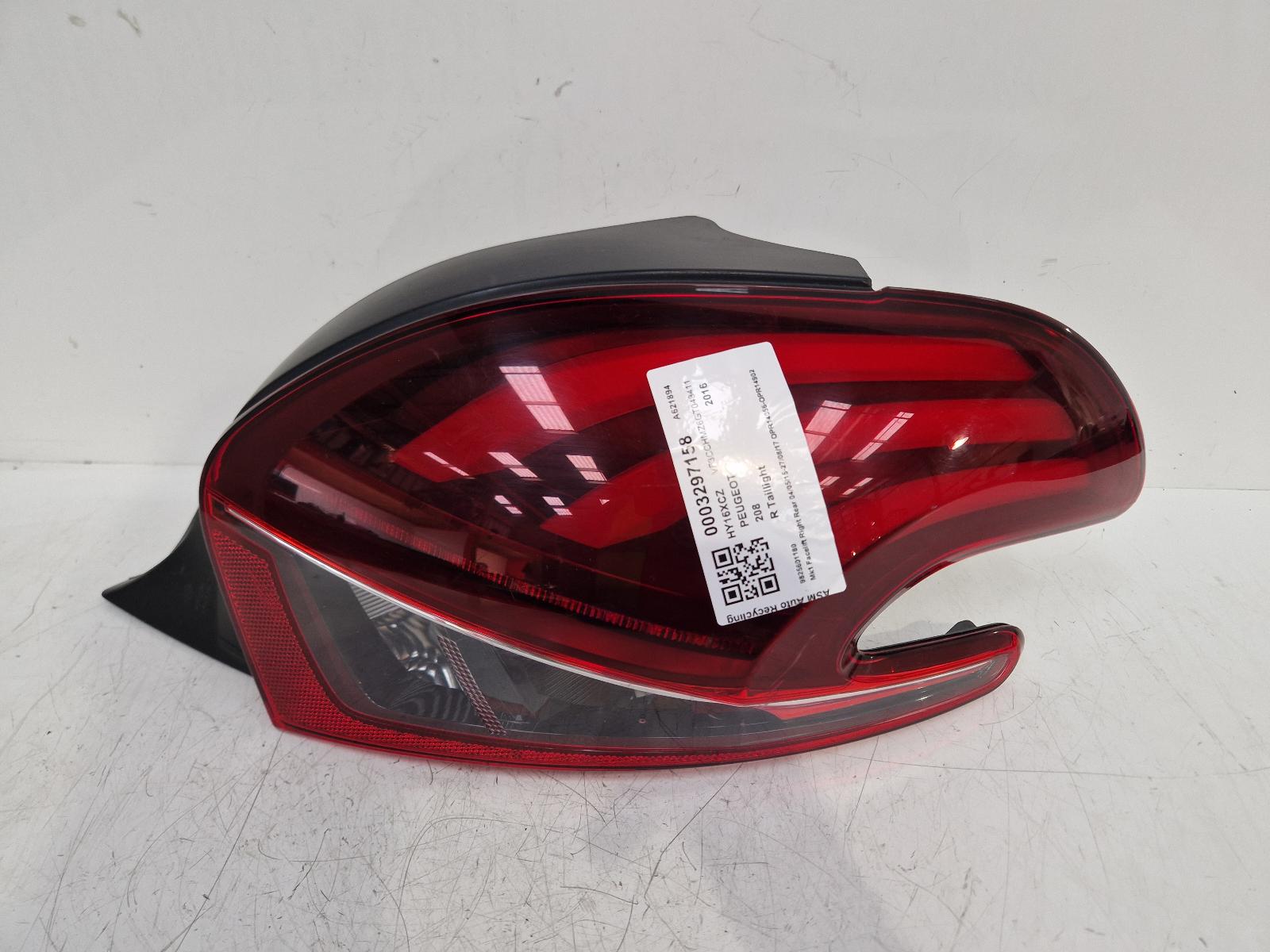View Auto part R Taillight Peugeot 208 2016