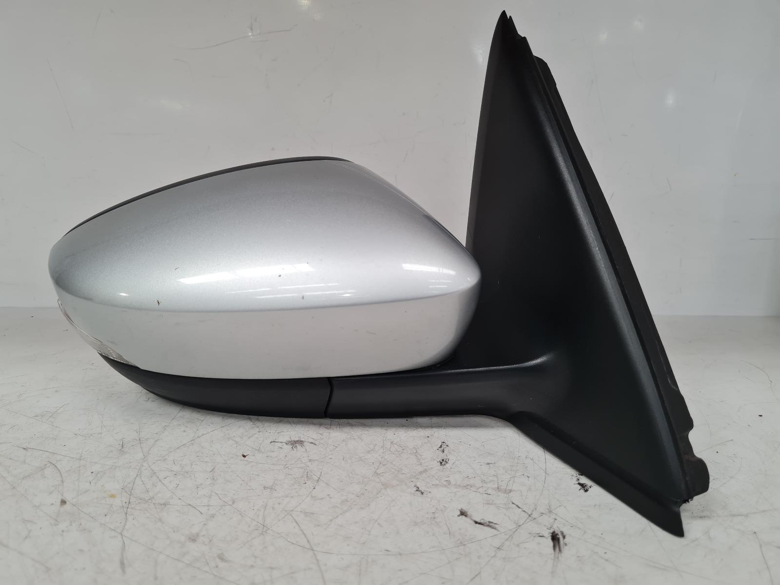 View Auto part R Door Mirror Skoda Fabia 2016