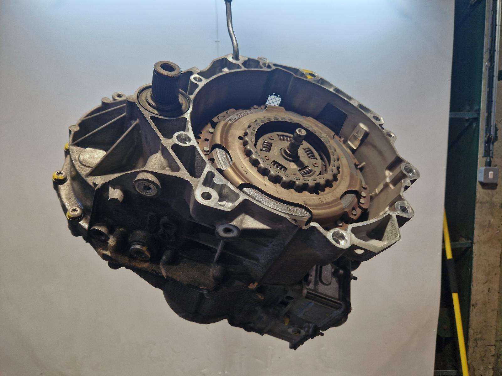View Auto part Gearbox Skoda Superb 2023